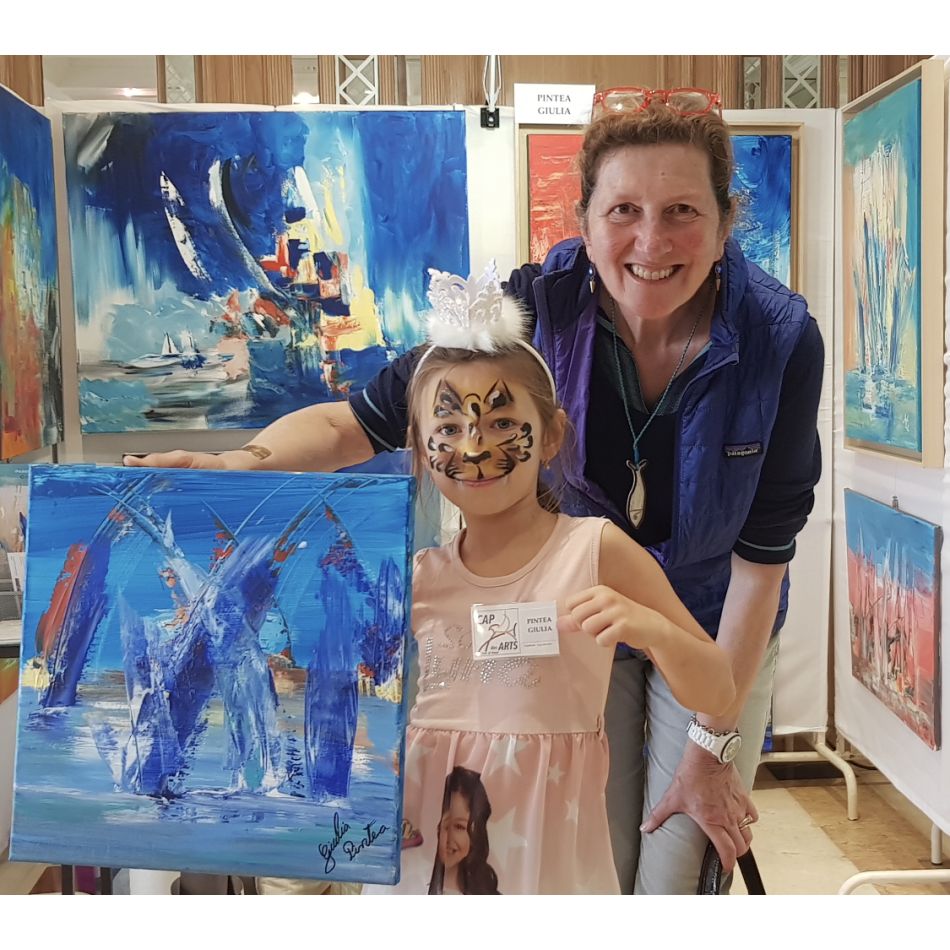 Interviu Giulia Pintea – pictorița de 12 ani care ne invită să descoperim o lume plină de culoare