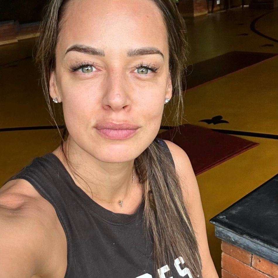 Andreea Raicu, mesaj sincer despre realitatea din spatele familiilor fericite de pe social media: În casele lor curg lacrimile 