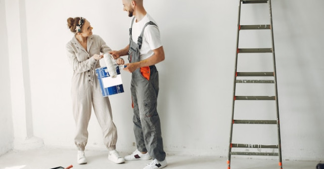 Sfaturi pentru economisirea banilor în renovarea locuinței cu ajutorul unui credit online rapid