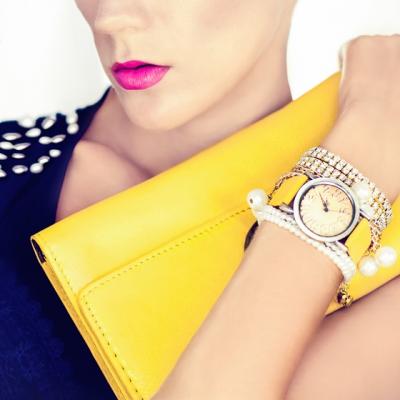 Modele de ceasuri si genti pentru o vara in tendinte