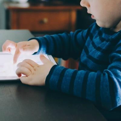 Copilul meu vrea o tabletă. Ce modele sunt potrivite pentru el?