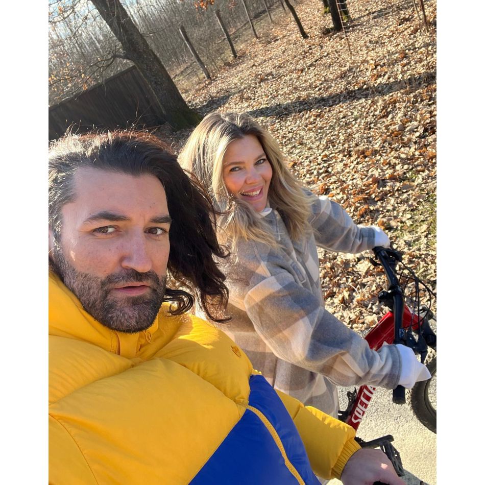 La mulți ani, Josephine! Fetița lui Smiley și a Ginei Pistol a împlinit astăzi un an 