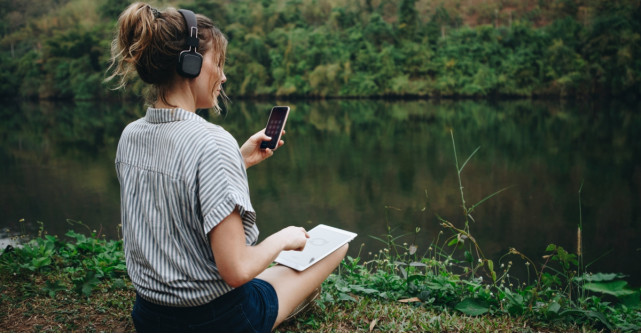 20 de melodii care te ajută să îți calmezi anxietatea 