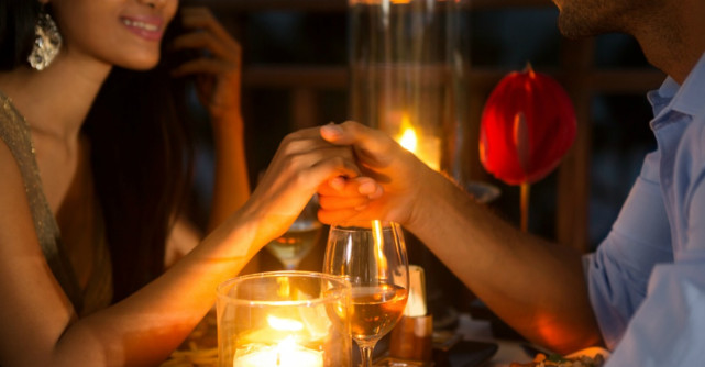 Motive pentru care ar trebui sa iesi la intalnire cu o persoana de moda veche