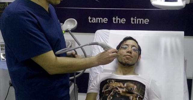 Iulian Vasile scapa de cicatrici cu Laser Genesis