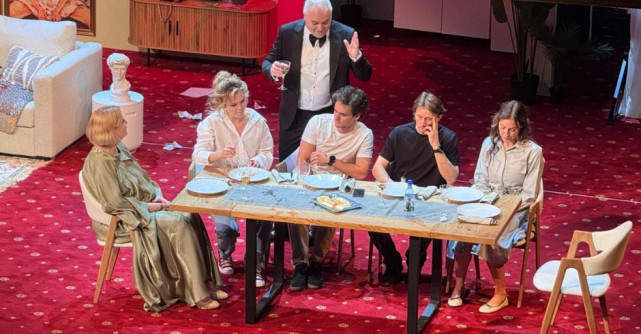 Spectacole de teatru și concerte de Crăciun, în prima săptămână din decembrie pe scene din România