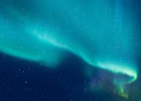 Spectacol pe cerul României, noaptea trecută. Imaginile cu aurora boreală au ajuns virale
