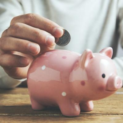 8 trucuri care te ajuta sa economisesti bani fara efort