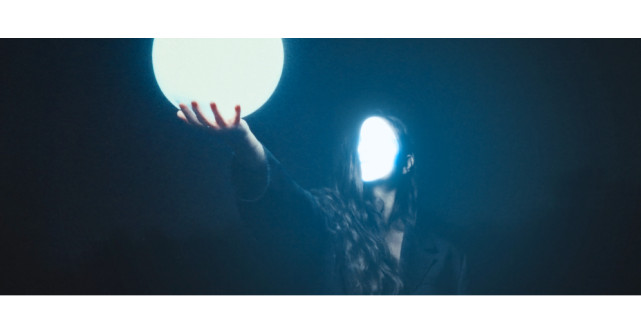 Fragil și puternic deopotrivă: EMAA lansează Cum mă ai tu și anunță un nou început