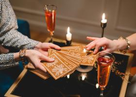 Etalare Tarot 5–11 ianuarie 2026 – Mesaje săptămânale pentru toate zodiile