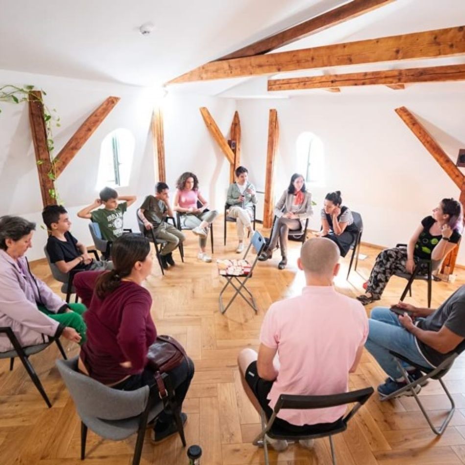 Interviu Monica Anastase, creatoarea evenimentului Om Cu Om: O platformă pentru întâlniri reale între oameni asumați