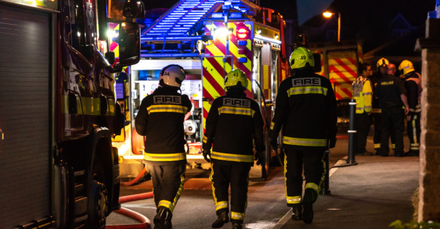 Incendiu puternic la un depozit din Sectorul 2 al Capitalei. Populația, avertizată prin Ro-Alert