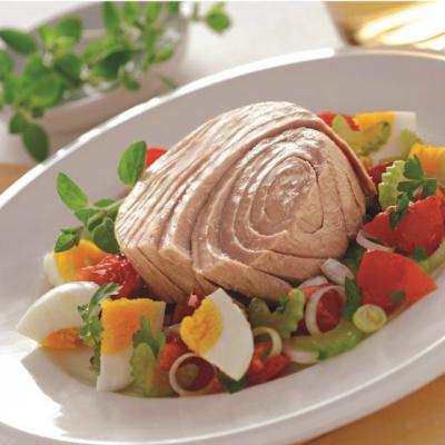 Ton cu rosii marinate si oua fierte