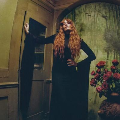 Florence + The Machine lansează Everybody Scream, primul single de pe albumul cu același nume, ce va fi lansat pe 31 octombrie