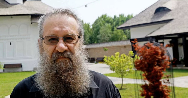 Mihai Coadă s-a retras la mănăstire, după ce și-a înselat soția: Eu am greşit şi poate că i-am nenorocit viaţa...