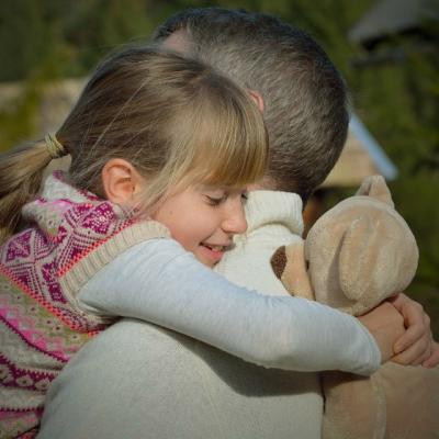 Acest tatic singur era la restaurant cu fiica sa. Insa iata ce a urmat.