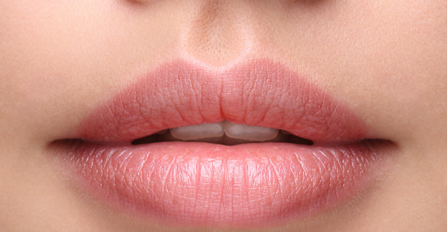 Buze catifelate și hidratate cu ajutorul acestor 3 produse
