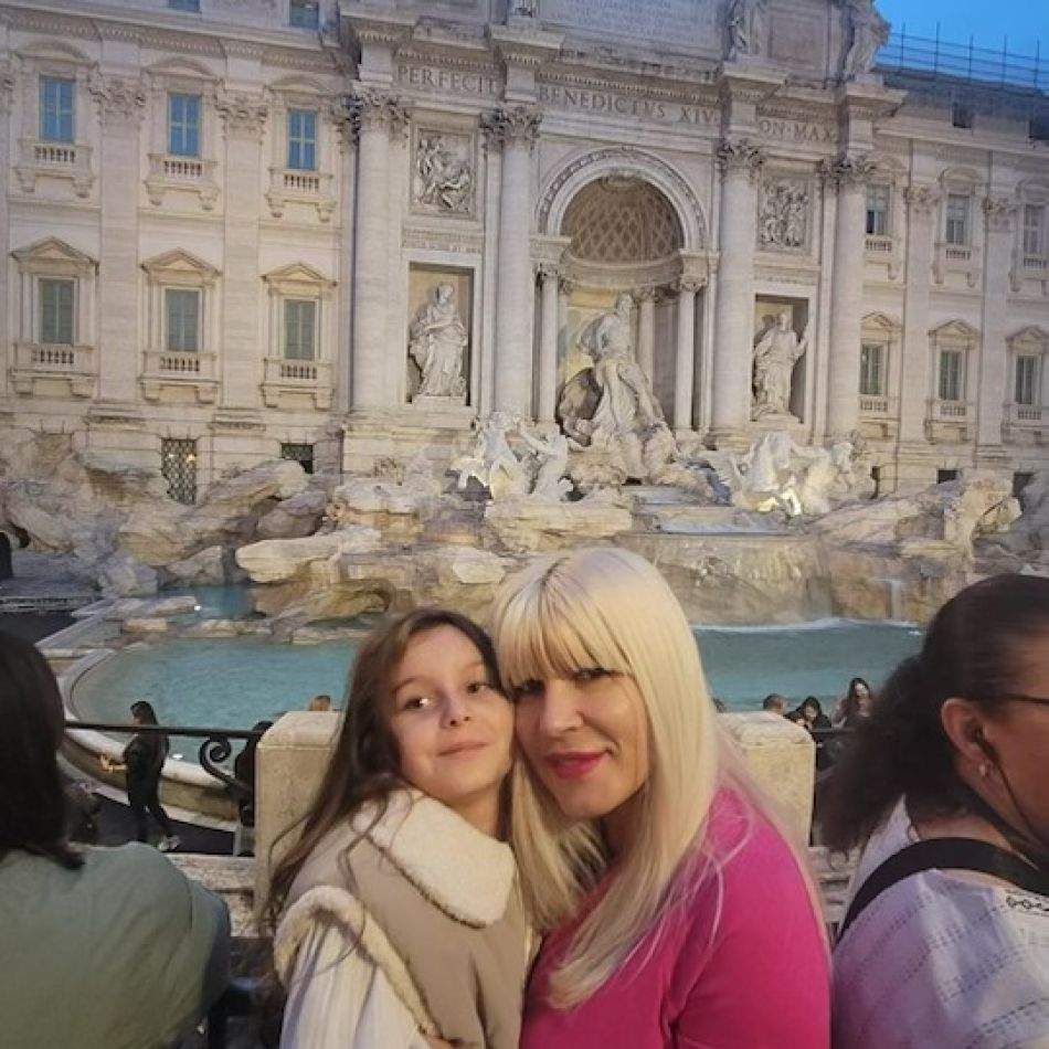 Elena Udrea, fericită departe de agitația orașului. Cum își petrece timpul alături de fiica sa, Eva: Încă un motiv pentru care..
