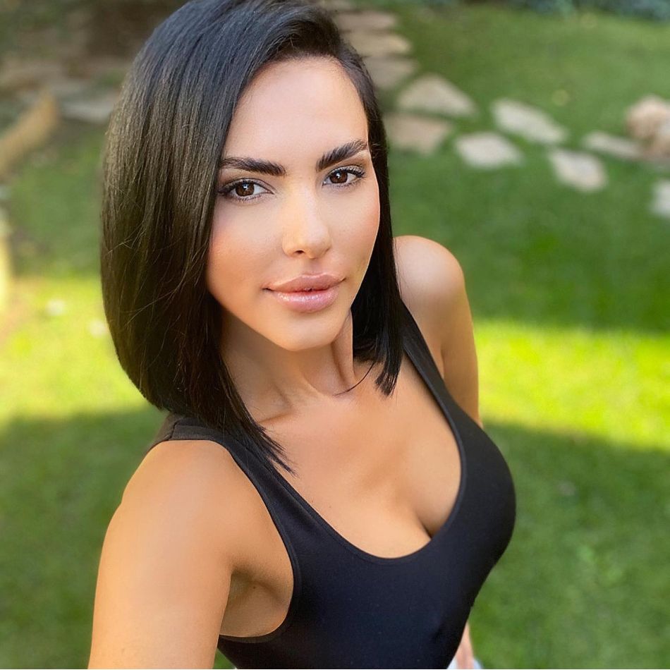 Lavinia Pîrva, fotografia care a încins Instagramul! Soția lui Ștefan Bănică a pozat fără lenjerie intimă!