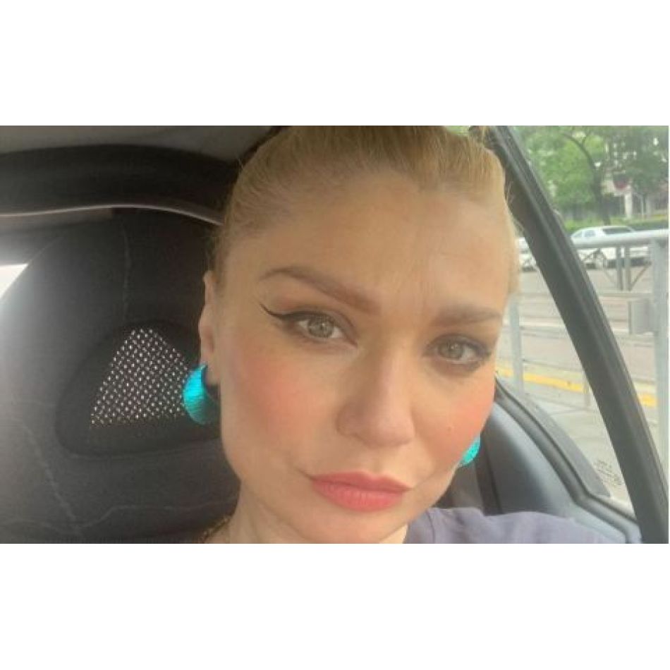 Cristina Cioran a fost cerută în căsătorie, însă fără inel! Ce răspuns i-a dat vedeta iubitului ei când a venit doar cu flori?