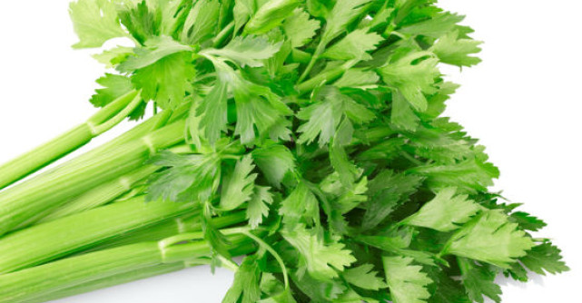 Ai probleme cardiace? Uite cum te ajuta telina sa le tii sub control!