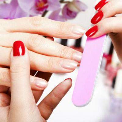 10 Tratamente naturiste pentru unghii tari si sanatoase