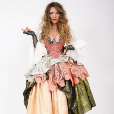 Adela Popescu se pregateste de nunta perfecta