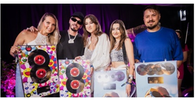 Universal Music România i-a acordat discul de platină lui J Balvin pentru vânzările albumelor „Jose