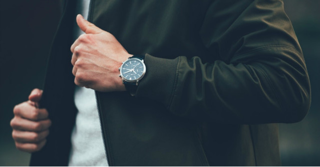 Ceasuri bărbătești ieftine: cadouri de buget, dar cu impact
