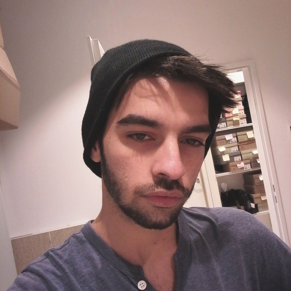 Motivul pentru care fiul adoptiv al Luminiței Anghel a dispărut din online: Poate îmi donează cineva și mie un telefon...