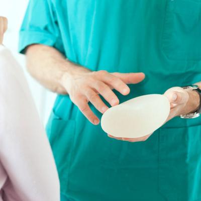 Care este termenul de valabilitate al unui implant mamar?