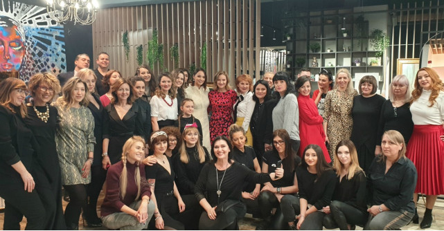 Andreea Marin și Melania Medeleanu au participat la a doua ediție a Comunității FashionUP! 