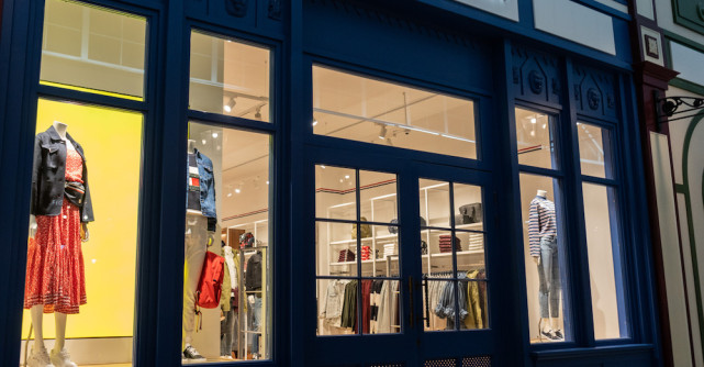 S-a deschis primul outlet Tommy Hilfiger din Romania