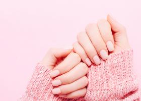 Vrei o manichiura perfecta? Aceste 3 produse iti vor sari in ajutor!