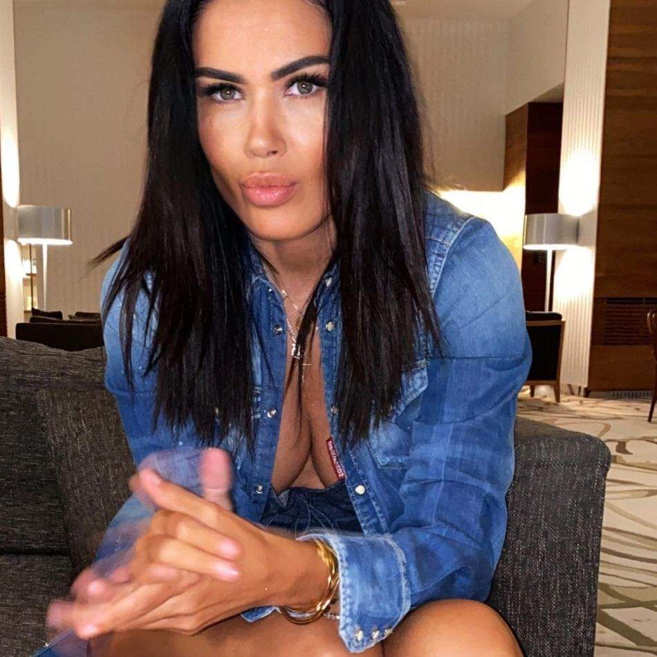 Oana Zăvoranu, confesiuni șocante: Am convins-o pe mama să facă avort – Povestea unei relații tumultuoase dintre mamă și fiică