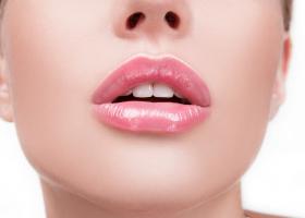 Hidratare intensă: Balsam de buze perfect pentru sezonul rece