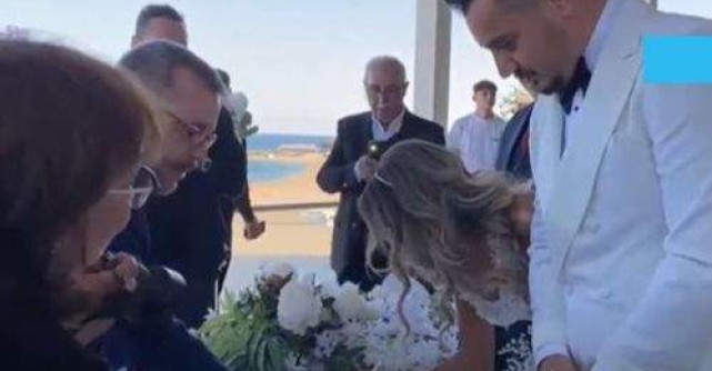 Bursucu și Andreea, nuntă cu peste 350 de invitați. Ea a purtat o rochie realizată de Cătălin Botezatu