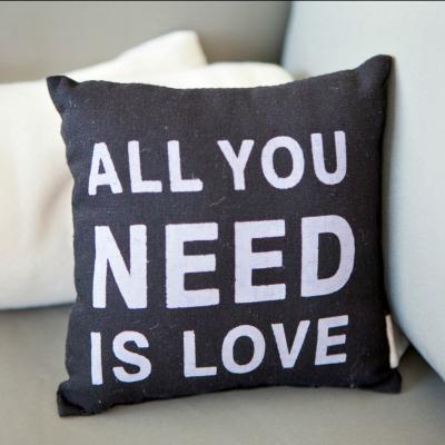 Fețe de pernă pentru Valentine’s Day: 5 cadouri deosebite