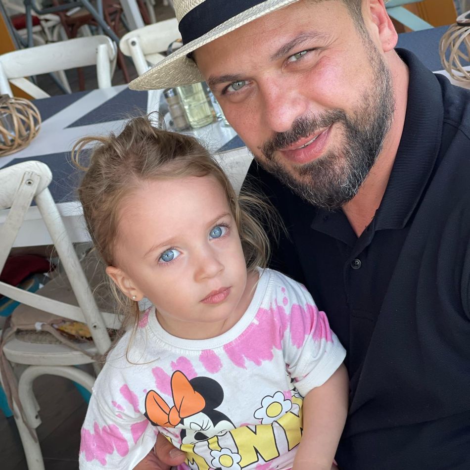 Fiica lui Augustin Viziru, Maria, este copia fidelă a actorului! Cum arată micuța în vârstă de 4 ani?