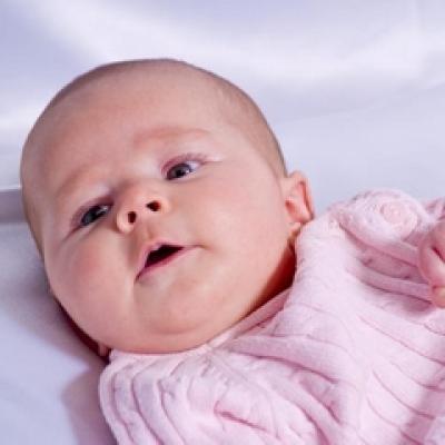 Are doar 2 saptamani, dar parintii o trimit la scoala