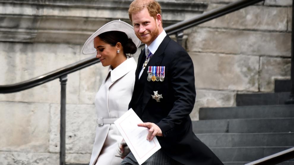 Harry și Meghan, sfătuiți de experți să se retragă din atenția publică pentru o vreme