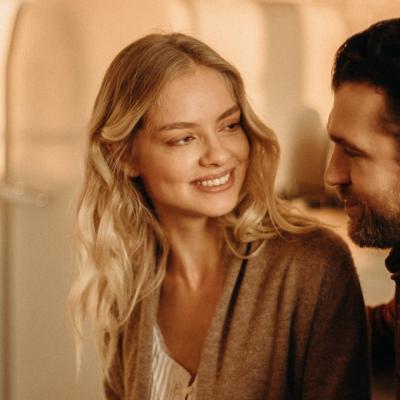 Cuvintele pe care și le adresează partenerii cuplurilor fericite: cultivă empatia și buna dispoziție