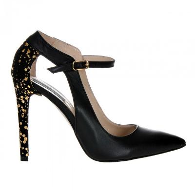 Bucuria doamnelor: Stiletto cu toc subtire sau cu toc gros!