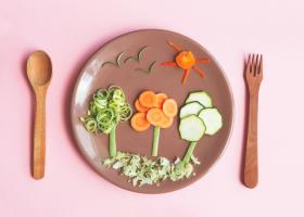 10 Modalități prin care îmi conving copilul să mănânce