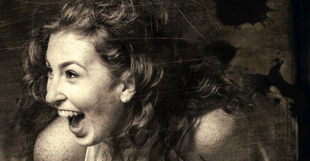 Când n-ai altceva de făcut, zic să te apuci să fii fericită!  