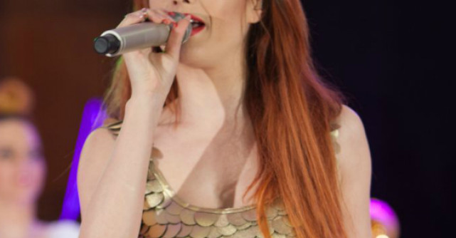 Foto: Elena Gheorghe, intr-o rochie extrem de scurta!