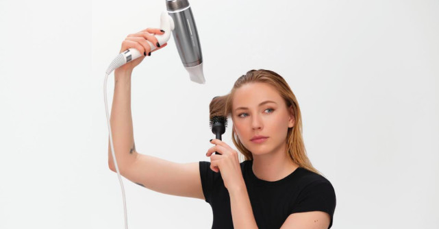 ghd ridică standardele tehnologiei de styling profesional al părului în România, prin întreaga gamă de aparate de coafat 