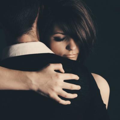 Comportamentul unui barbat care insala: indicii care il dau de gol