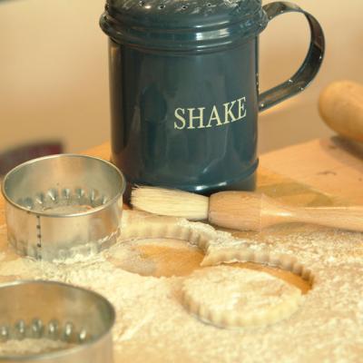 Practic: 7 metode de a folosi amidonul in locuinta