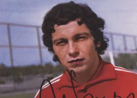 Lucescu, Nadia, Schumacher, Halep și Doroftei scoși la...licitație